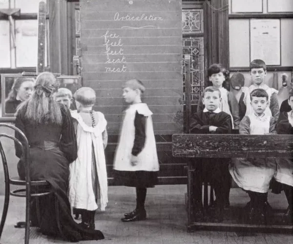 xROYAL-SCHOOL-DEAF-LIP-READ.jpg.pagespeed.ic.IwPbPt8tmF